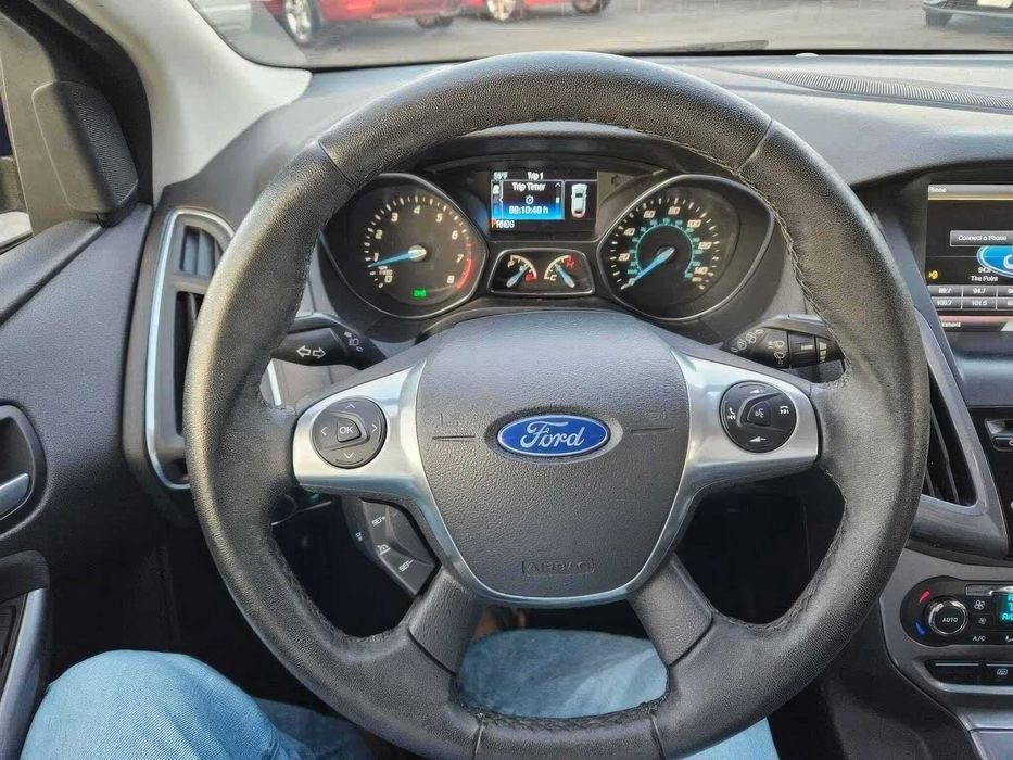 Ford Focus Titanium      2014