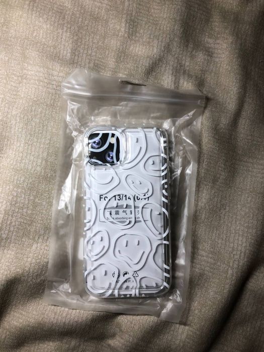 Чехол на iPhone 13/14