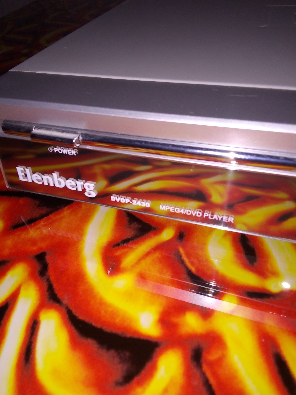 DVD-плеер Elenberg DVDP-2430 (медиа-проигрыватель) с караоке