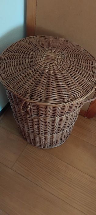 Cesto de roupa em verga, como novo!