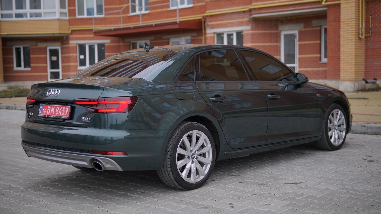 Продам Audi A4 B9