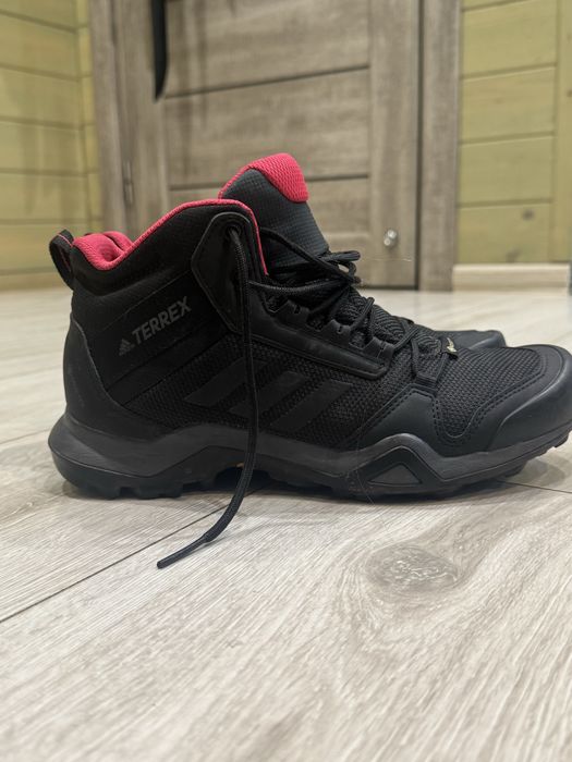 Кросівки  adidas terrex