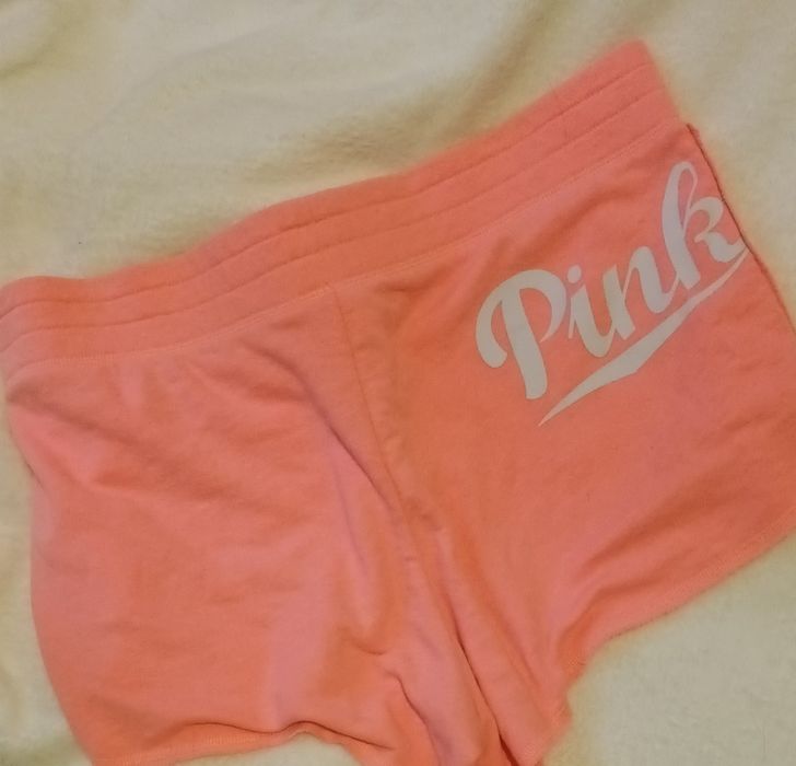 Spodenki firmy Victoria's Secret- VS. Pink