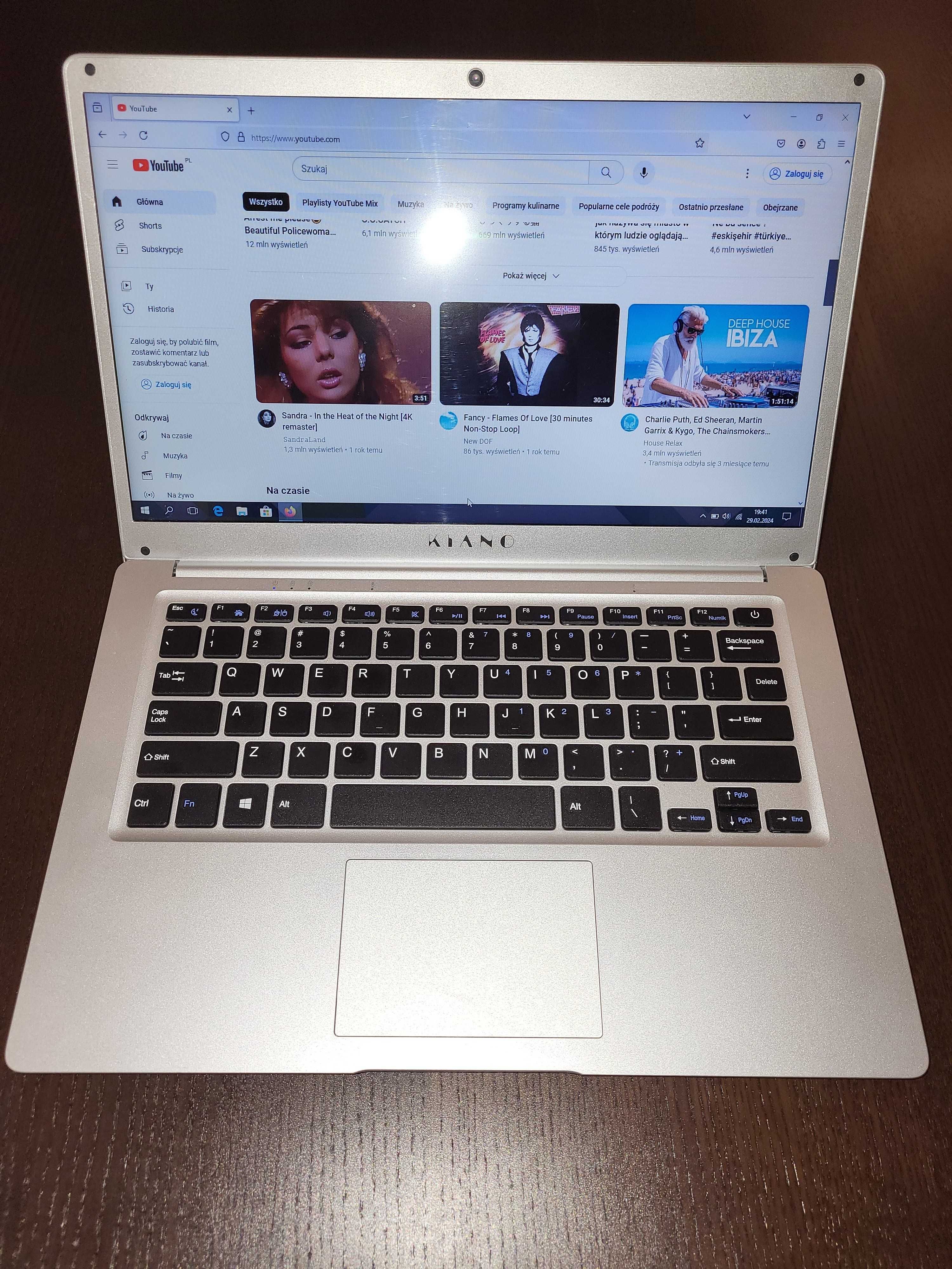 Laptop Kiano SlimNote 14,2 jak NOWY z Windows 10 home