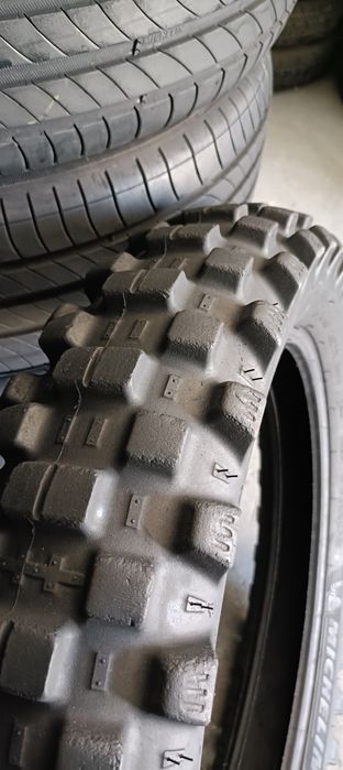 Pneu 120/90/18 Michelin