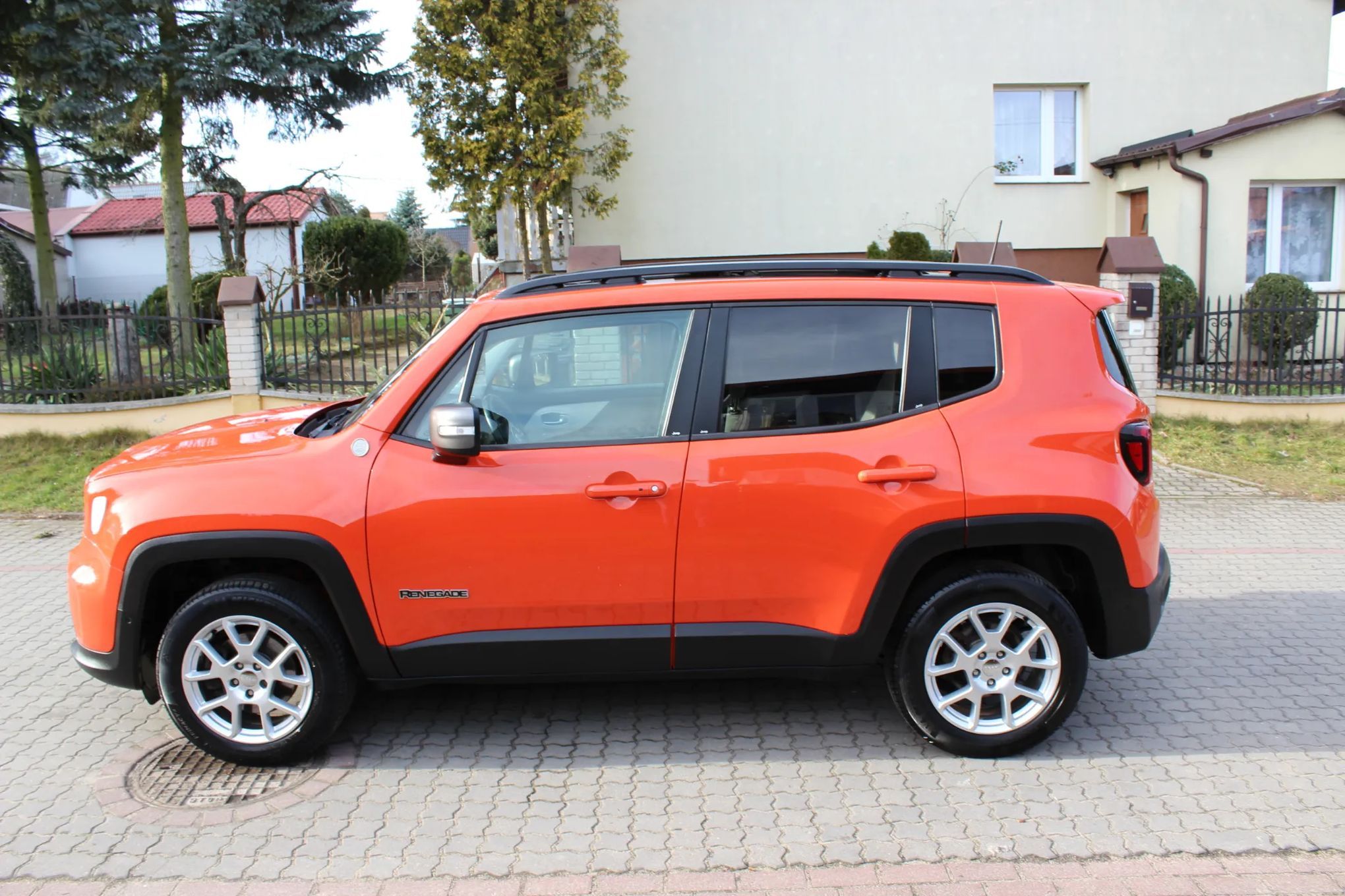 Jeep Renegade Panorama FULL-FED Radar Kamera Navi Skóry Tempomat 4x4