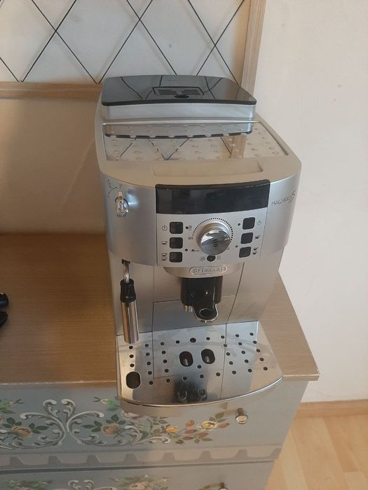 Кавова машина Delonghi Magnifica s з Німеччини