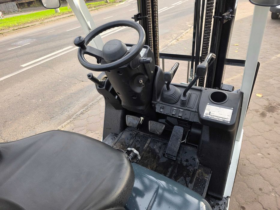 Навантажувач вилковий NISSAN P1F1A15D