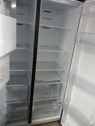 Lodówka side by side Samsung RS68N8220B1