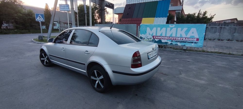 Продаж Skoda superb1