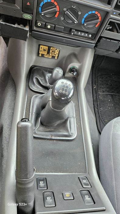 Land rover discovery 300
