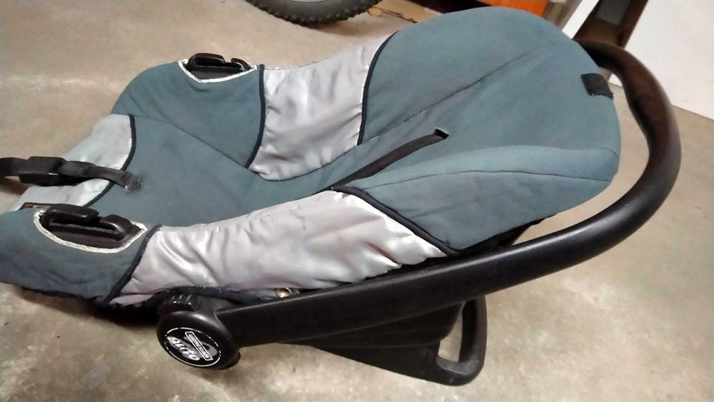 Fotelik samochodowy dla dziecka, model kompatybilny BEBECAR