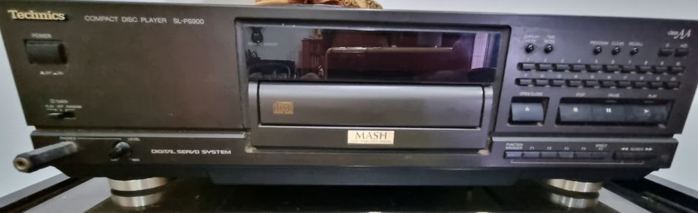 Aperalhagem Akai e leitor cds Technics