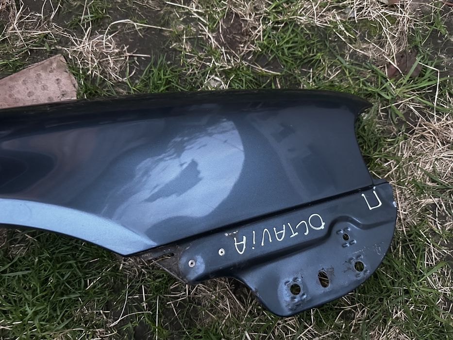 Крило праве skoda tour