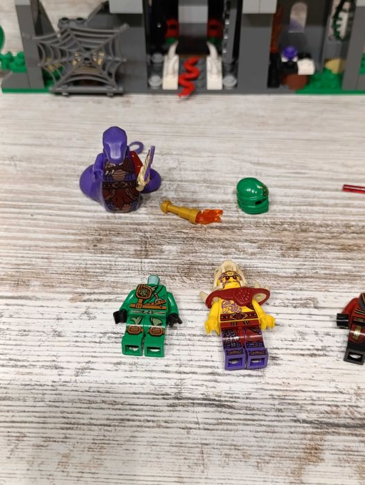 Lego 70749 Enter the Serpent (Ninjago) Wężowe wrota