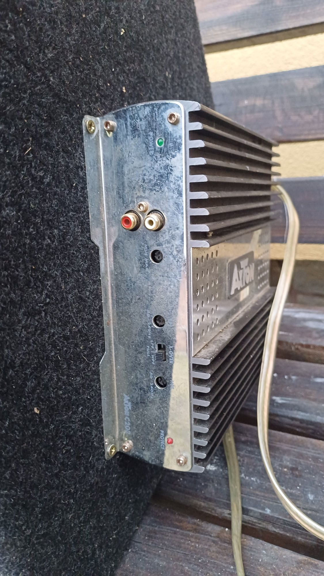 Subwoofer z wzmacniaczem