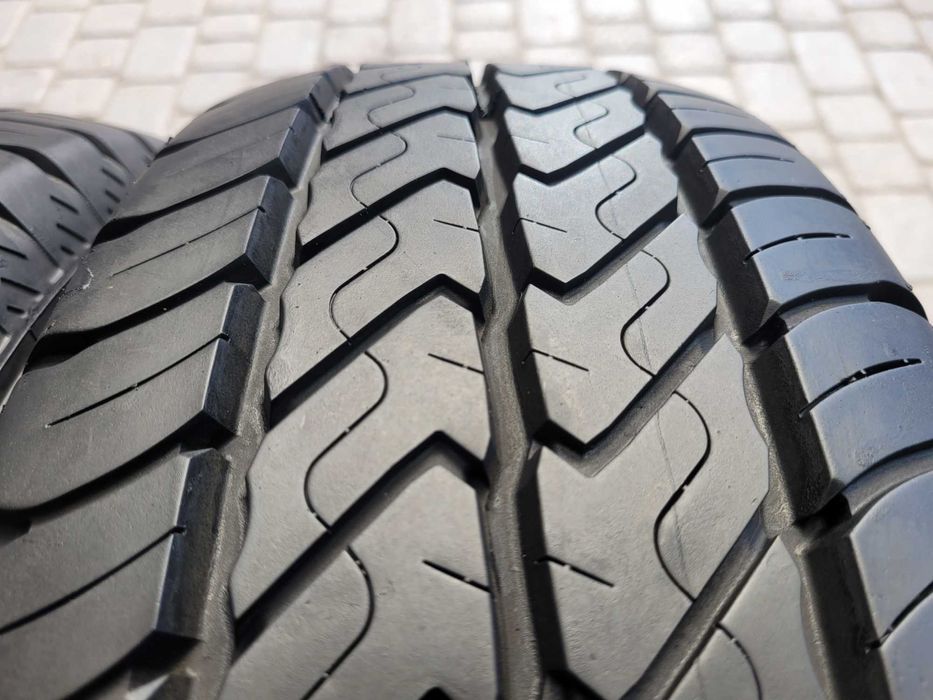 215 /60 R 17  C       Dunlop  Lato/Komplet