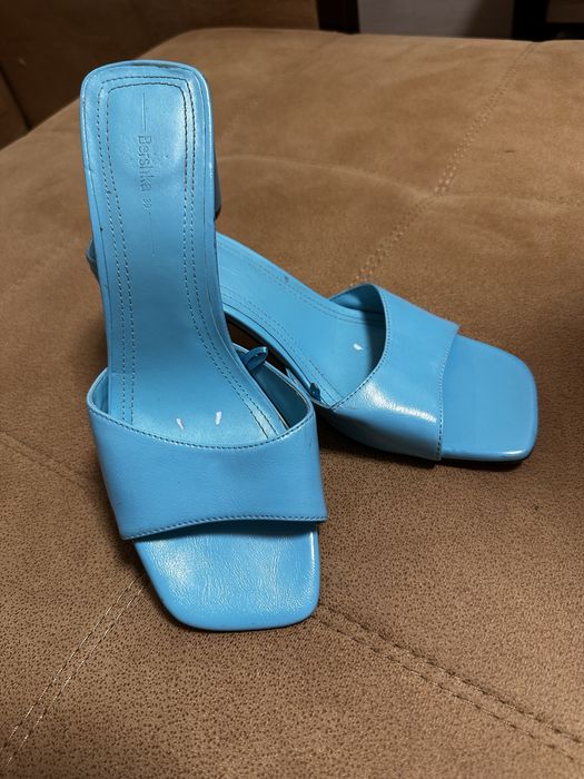 Продам шльопанці на каблучку