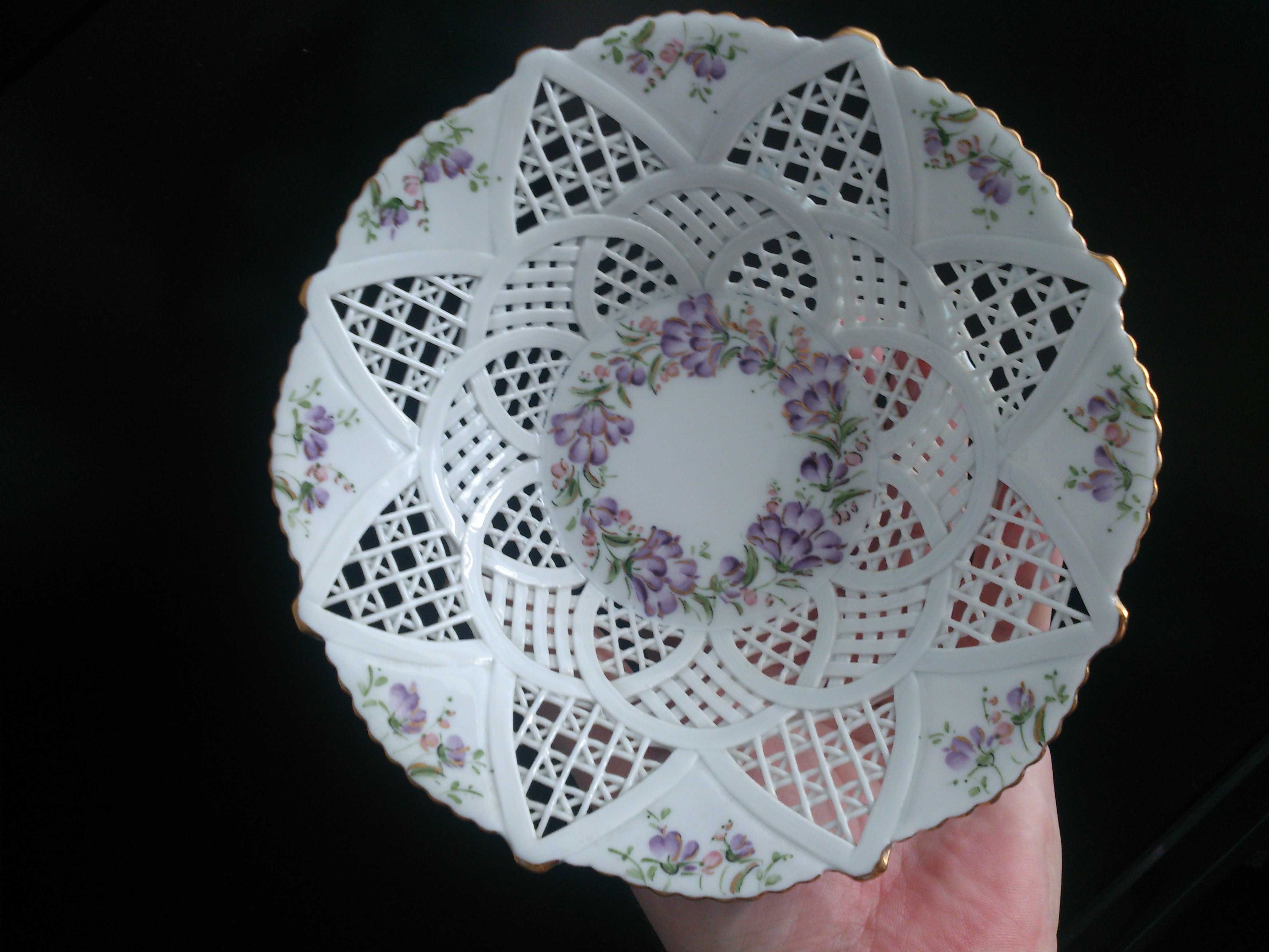 SUMI Porcelain Подарунок-тарілка, ажурний фарфор Румунія, ручна робота