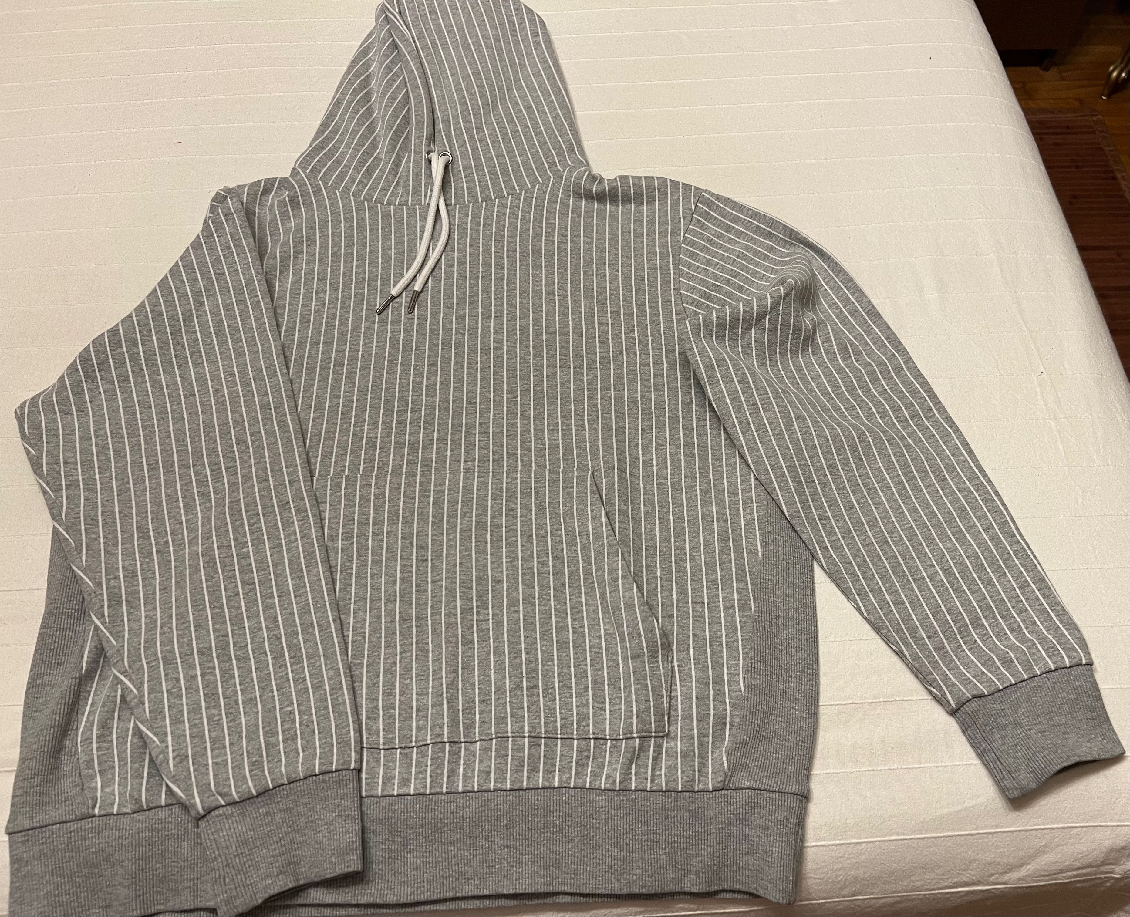 Sweatshirt  com carapuço de homem