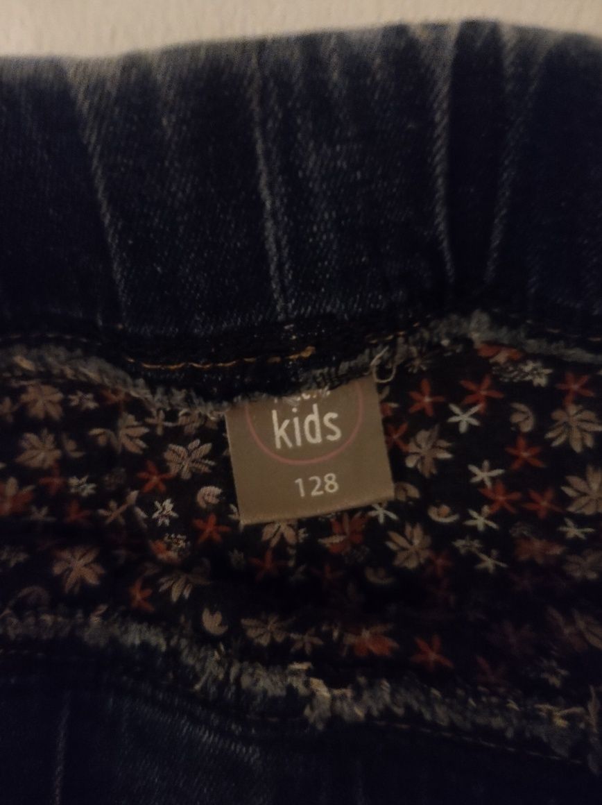 Spodnie dla dziewczynki rozmiar 128