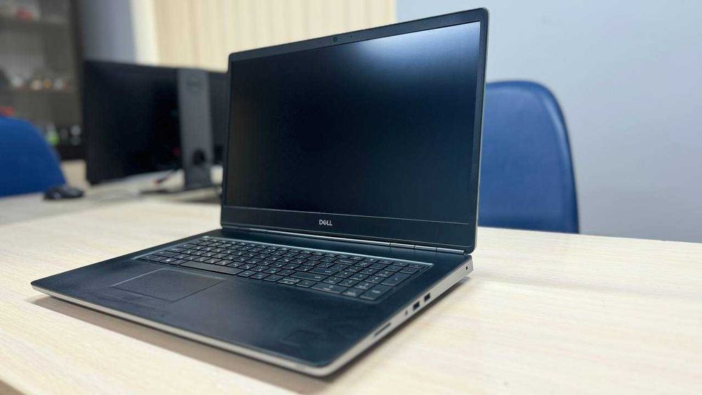 Dell Precision 7760/17,3"/i9-11950H/1TB SSD/64GB/RTX A4000 8GB/ 4K