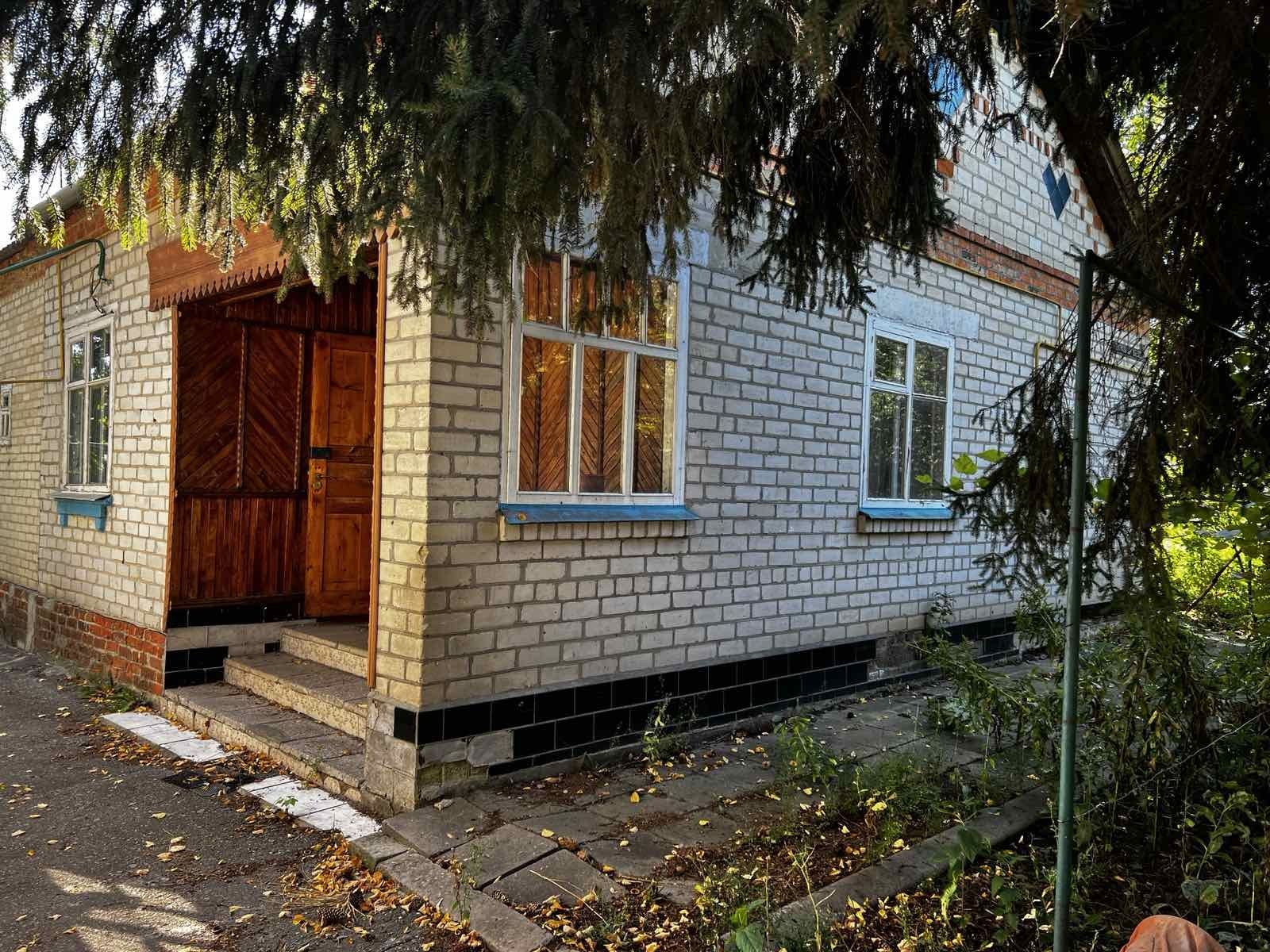 Продам 1/2 дома отдельный двор в Нововодолажском районе,