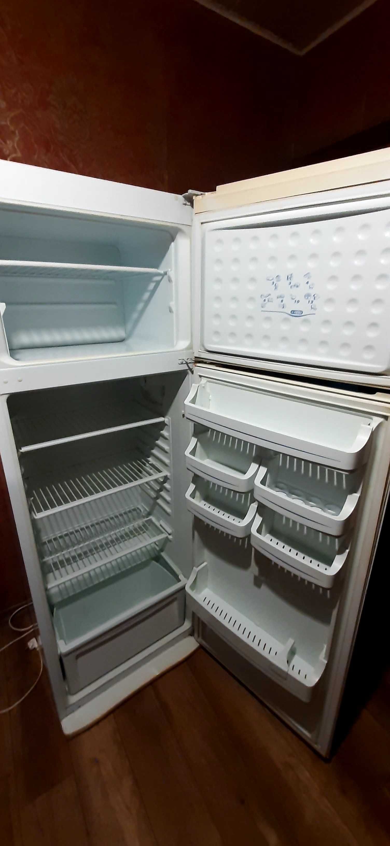 Холодильник Rainford Б/У