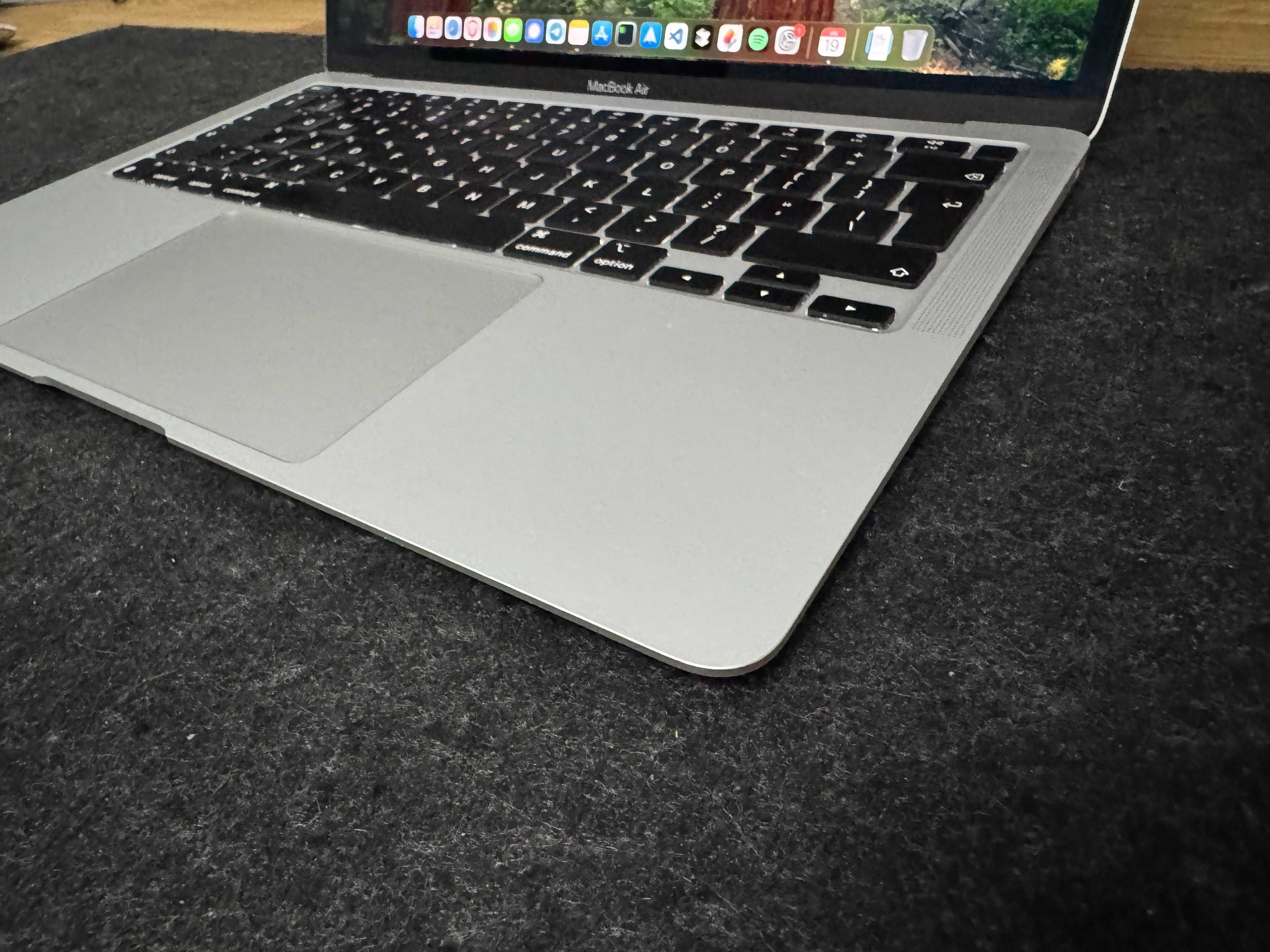 MacBook Air 2020 M1 16GB 256GB