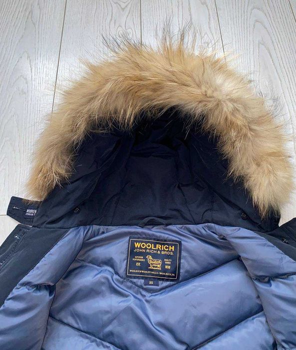 жіноча зимова пухова парка куртка Woolrich
розмір XS