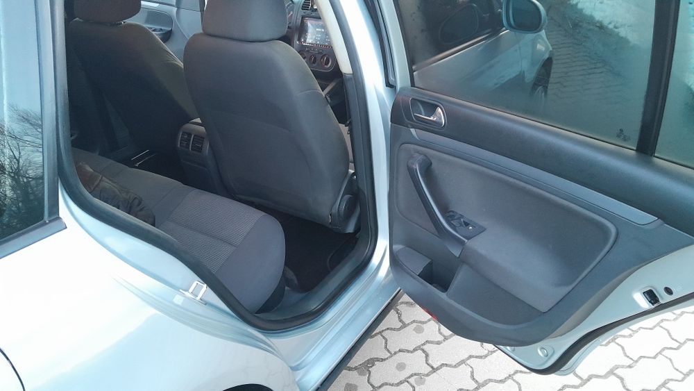 Автомобіль Volkswagen GOLF 1.6 MPI