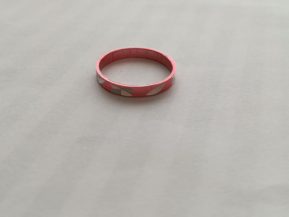 Anel simples com padrão