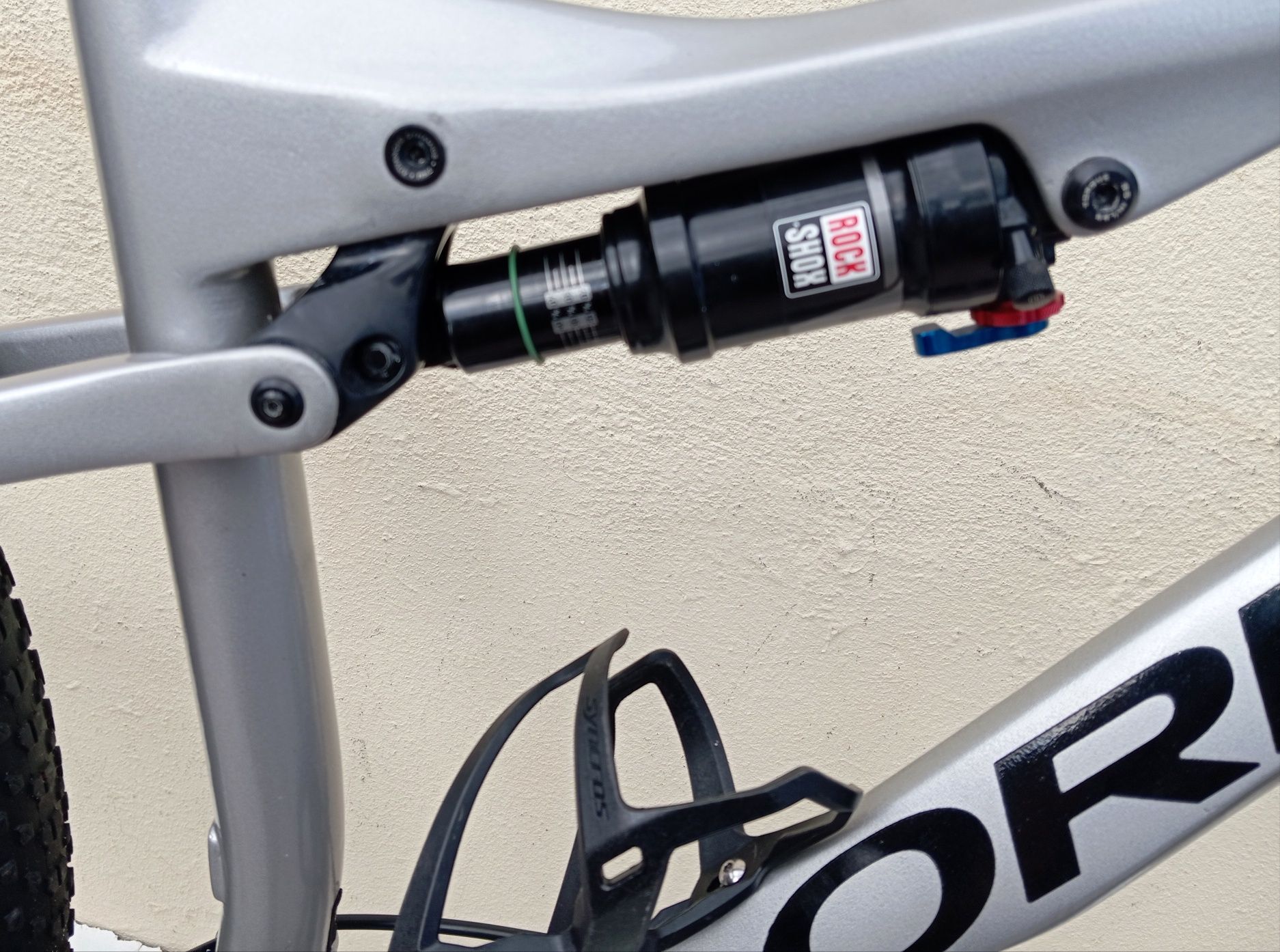 JF-Bikes Duas  Orbea oiz M e L suspensão total XT