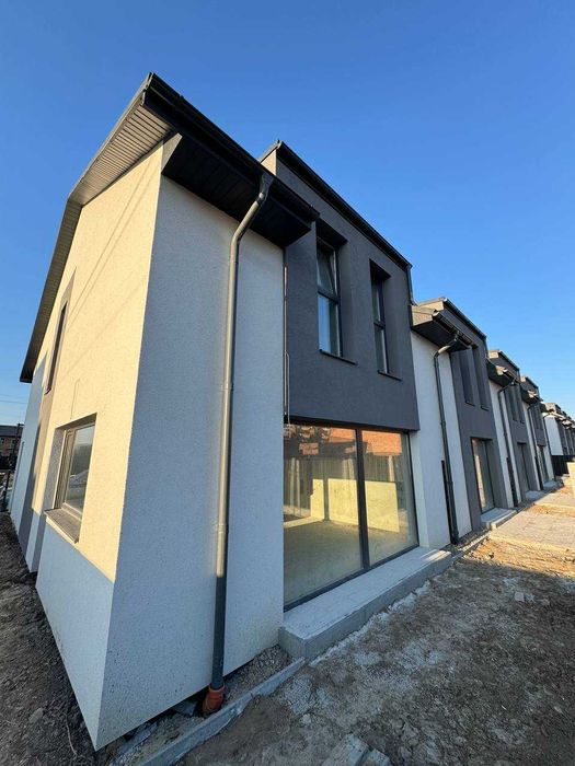 Продається Крайній будинок/таунхаус площею 125 м2 готовий до ремонту!!