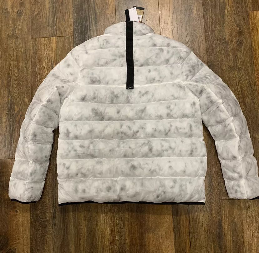 Куртка Nike Sportswear
Windrunner Synthetic-Fill DD6974-004