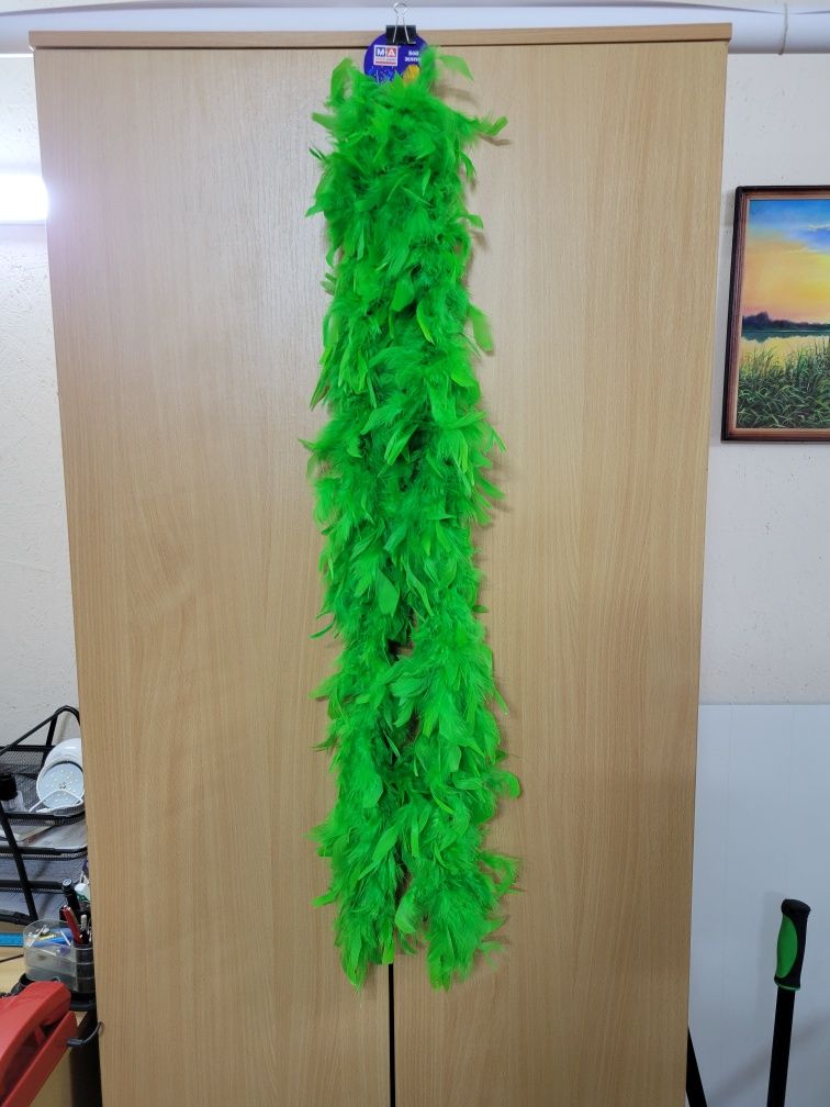 Боа із пір'я зелений