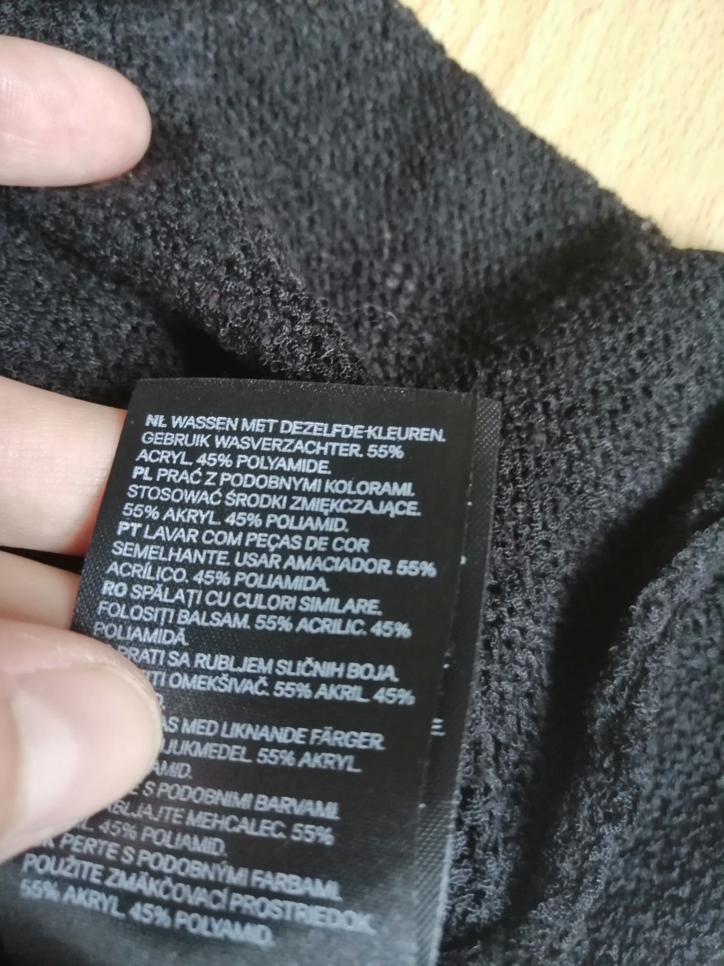 Cienki czarny sweterek H&M S