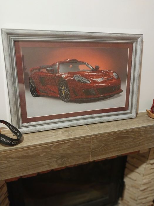 Продаю,ручна робота вишита чеським бісером,чудовий подарунок.