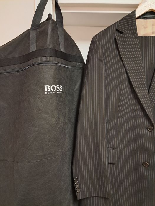 Blazer risca de giz hugo boss. Número 50
