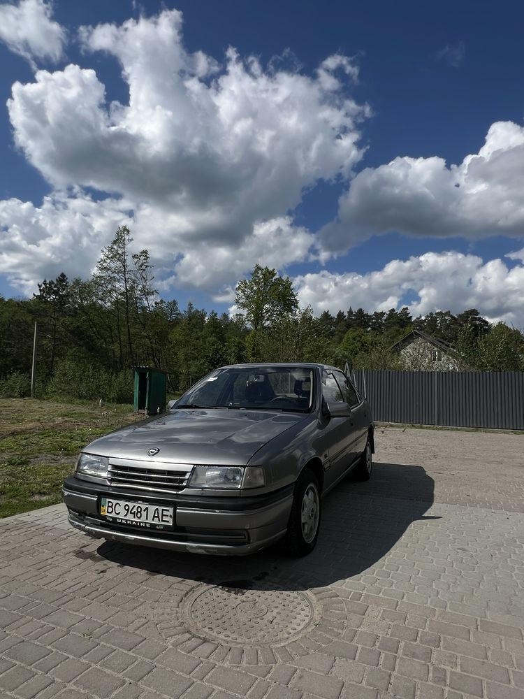 Opel vectra b 1.8 бензин