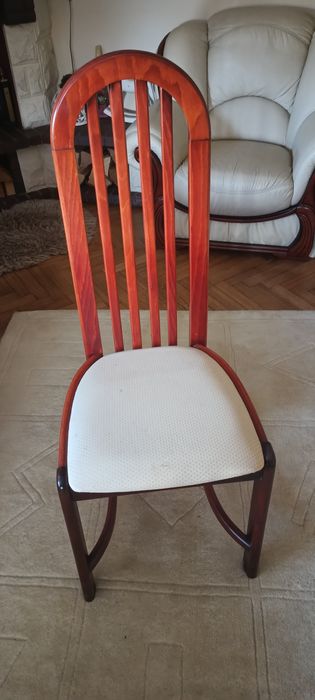 Krzesła do salonu Fameg 8 sztuk + pokrowce