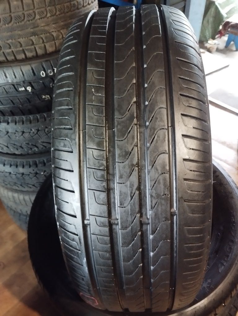 Одна літня шина Pirelli 245/40/19