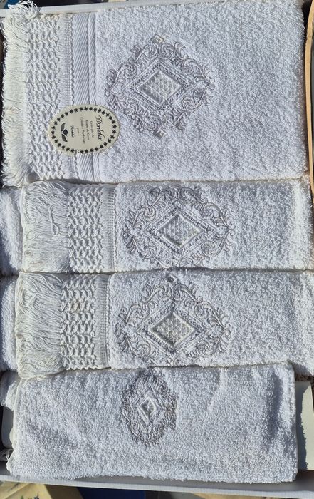 Conjunto toalhas bordadas