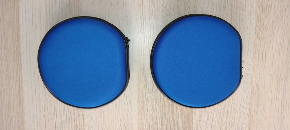 Dwa futerały na płyty CD