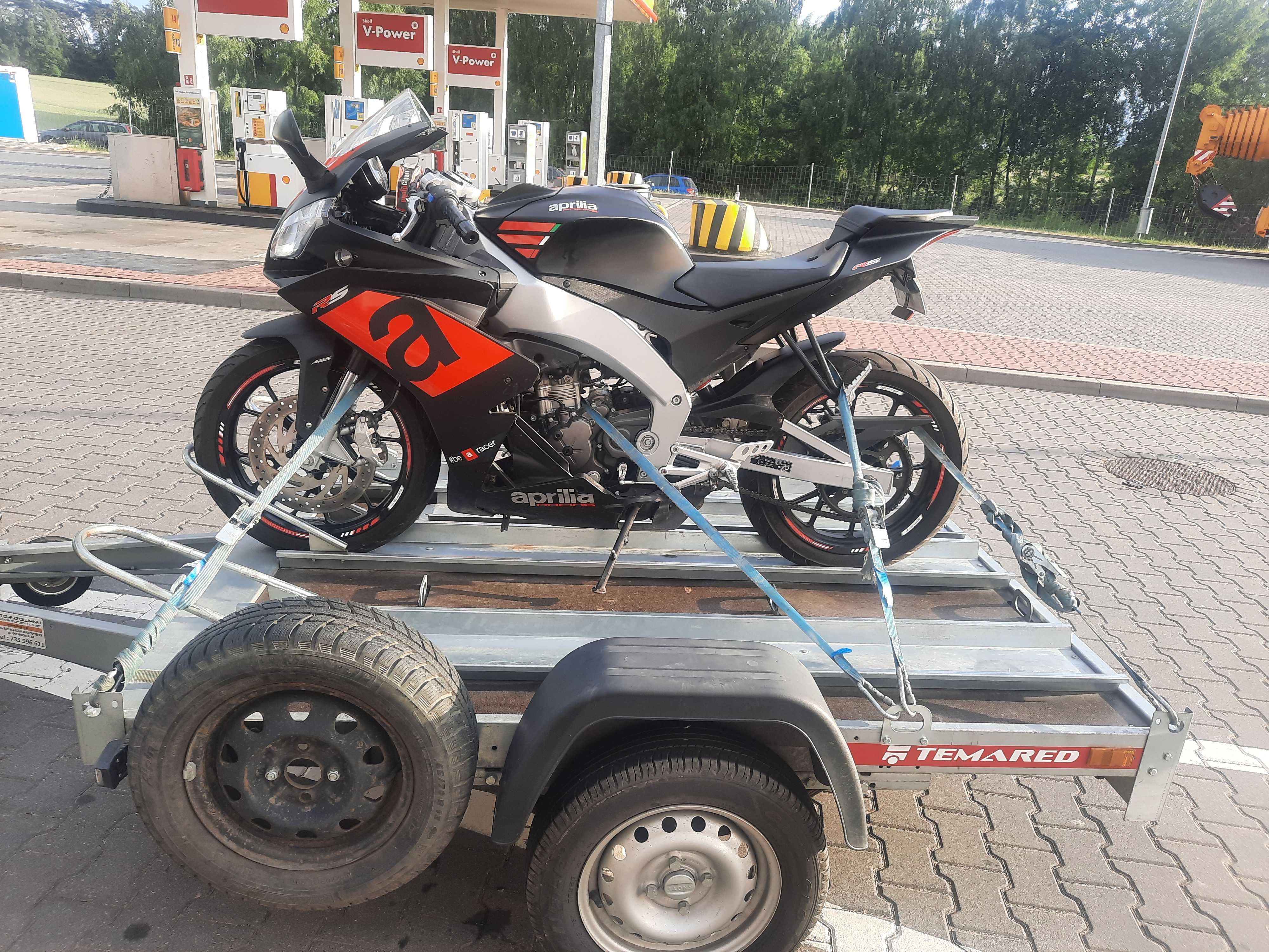 Laweta transport pomoc drogowa domek przyczepa bus koparka widlak
