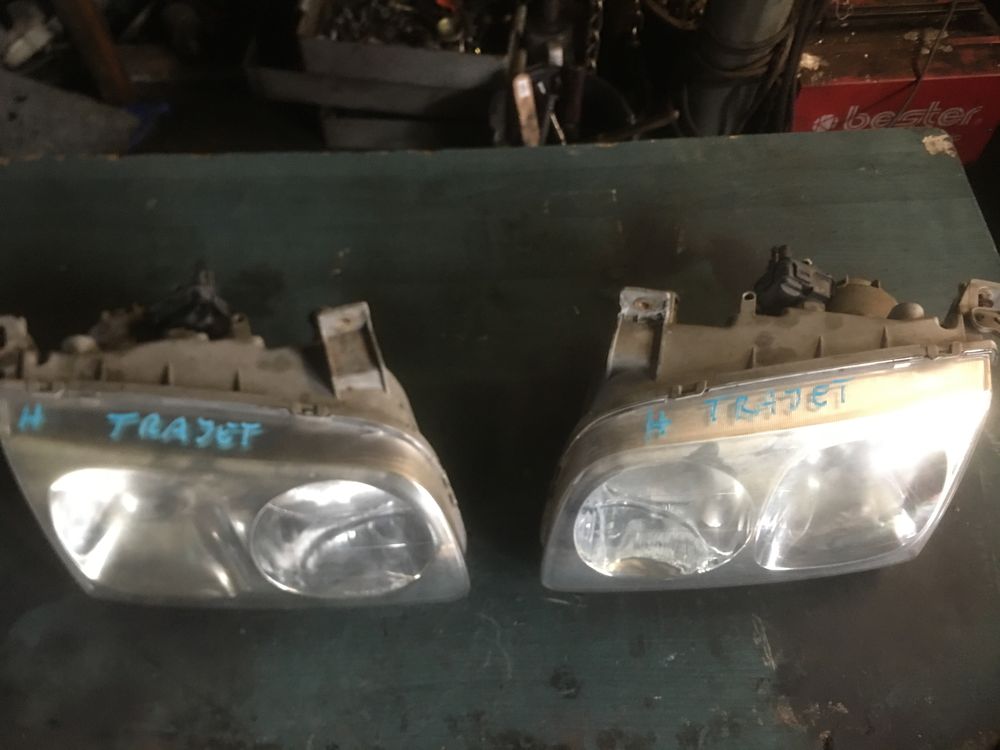 Lampy przod hyundai trajet