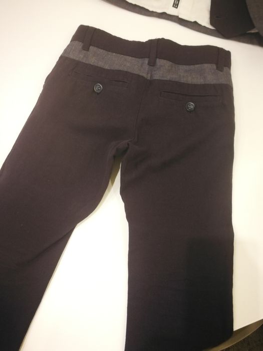 Conjunto menino fato completo.