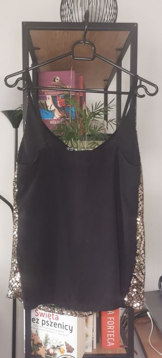 Cekinowa bluzka na ramiączkach 36