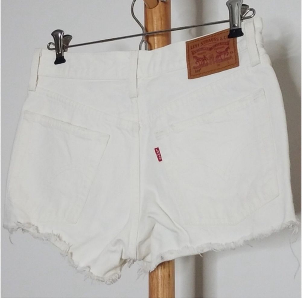 Білі шорти Levi’s
