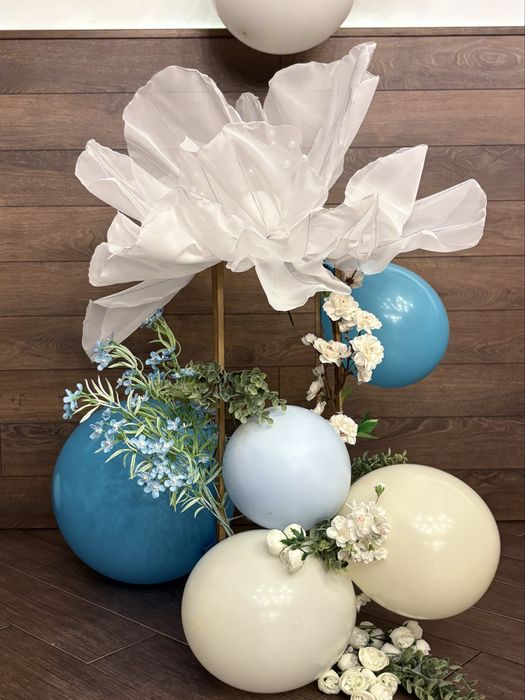 Фотозона, ростові квіти з органзи